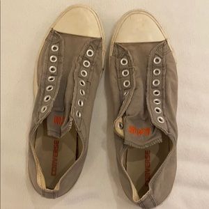 Slip on converse